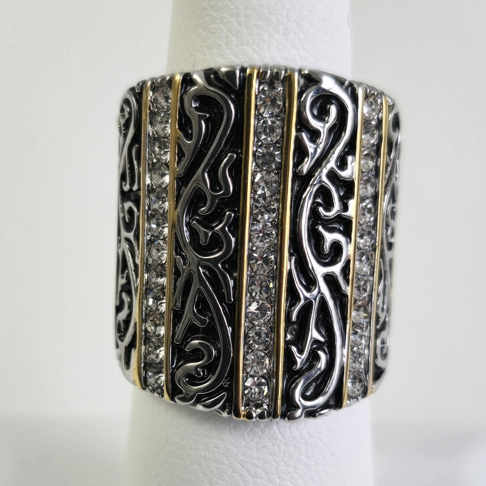 Watch Video / Elegant Silver and Gold Filigree Ring